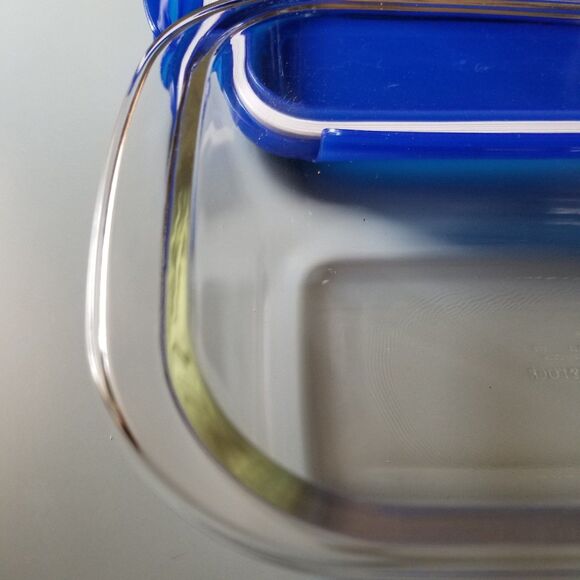 Lock & lock glass loaf pan with secure locking cover - Picture 9 of 10